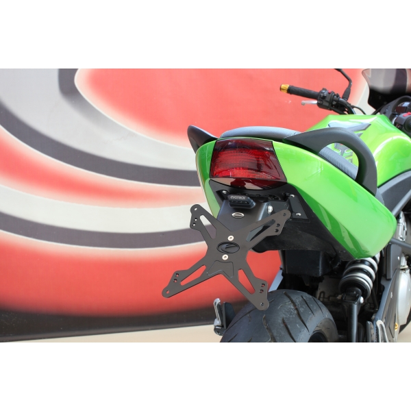 KAWASAKI ER6 SUPPORT DE PLAQUE REGLABLE jusqu'à epuisement