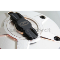 DUCATI / MV AGUSTA / YAMAHA TRAPPE A ESSENCE EVOTECH 1-5 DE TOUR - Couleur bouchon intérieur de trappe : ORANGE, Couleur extérieur de trappe : ROUGE, Couleur vis de trappe à essence : ROUGE