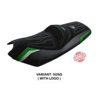 HOUSSE DE SELLE COMPATIBLE KYMCO AK 550 (17-22) MODÈLE RAJKA - Logo : AVEC LOGO, Couleur : GRIS ARGENT, Type : CONFORT