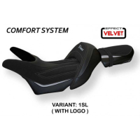 HOUSSE DE SELLE COMPATIBLE YAMAHA V-MAX 1700 (08-17) MODÈLE ODESSA VELVET - Type : CONFORT, Logo : AVEC LOGO, Couleur : ARGENT