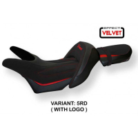 HOUSSE DE SELLE COMPATIBLE YAMAHA V-MAX 1700 (08-17) MODÈLE ODESSA VELVET - Logo : AVEC LOGO, Couleur : ARGENT, Type : CONFORT