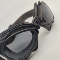 LUNETTES NANNINI HOT ROD - Couleur : Noir - Cuir noir - Surpiqûres orange, Couleur verre : ECRAN Miroir gris
