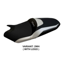 HOUSSE DE SELLE COMPATIBLE YAMAHA T-MAX (17-21) MODÈLE MILANO 3 - Logo : AVEC LOGO, Couleur : ARGENT, Type : STANDARD