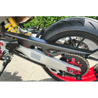 PARE CHAINE SUPERIEUR CARBONE MAT CNC RACING Ducati Hypermotard 698 Mono