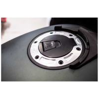 CADRE EXTÉRIEUR EVOTECH BOUCHON DE RÉSERVOIR ORIGINE DUCATI MULTISTRADA V4 1100 - Couleur : ROUGE