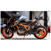 PORTE COURONNE ET ECROUS KTM 1290 SUPERDUKE R / GT - Couleur porte couronne : NOIR, Couleur écrous couronne : BLEU, Couleur écrou porte couronne : ORANGE