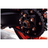PORTE COURONNE ET ECROUS KTM 1290 SUPERDUKE R / GT - Couleur écrou porte couronne : SILVER, Couleur écrous couronne : ORANGE, Couleur porte couronne : ORANGE