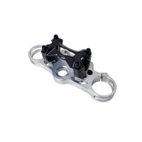 TE DE FOURCHE SUPERIEUR AVEC REHAUSSE TRIUMPH SPEED 1200 - Couleur 1 : SILVER, Couleur 2 : Rouge