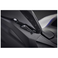 YAMAHA R 1 PLAQUE CACHE FIXATION REPOSE PIED PASSAGER