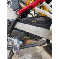 PARE CHAINE AVANT CARBONE LIGHTECH DUCATI - Finition : BRILLANT